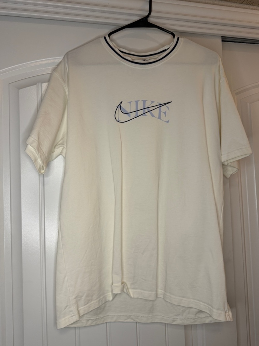 Nike Men’s Off-White Crewneck T-Shirt with Navy Logo